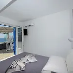 إيرايدز * Houlakia (Mykonos)